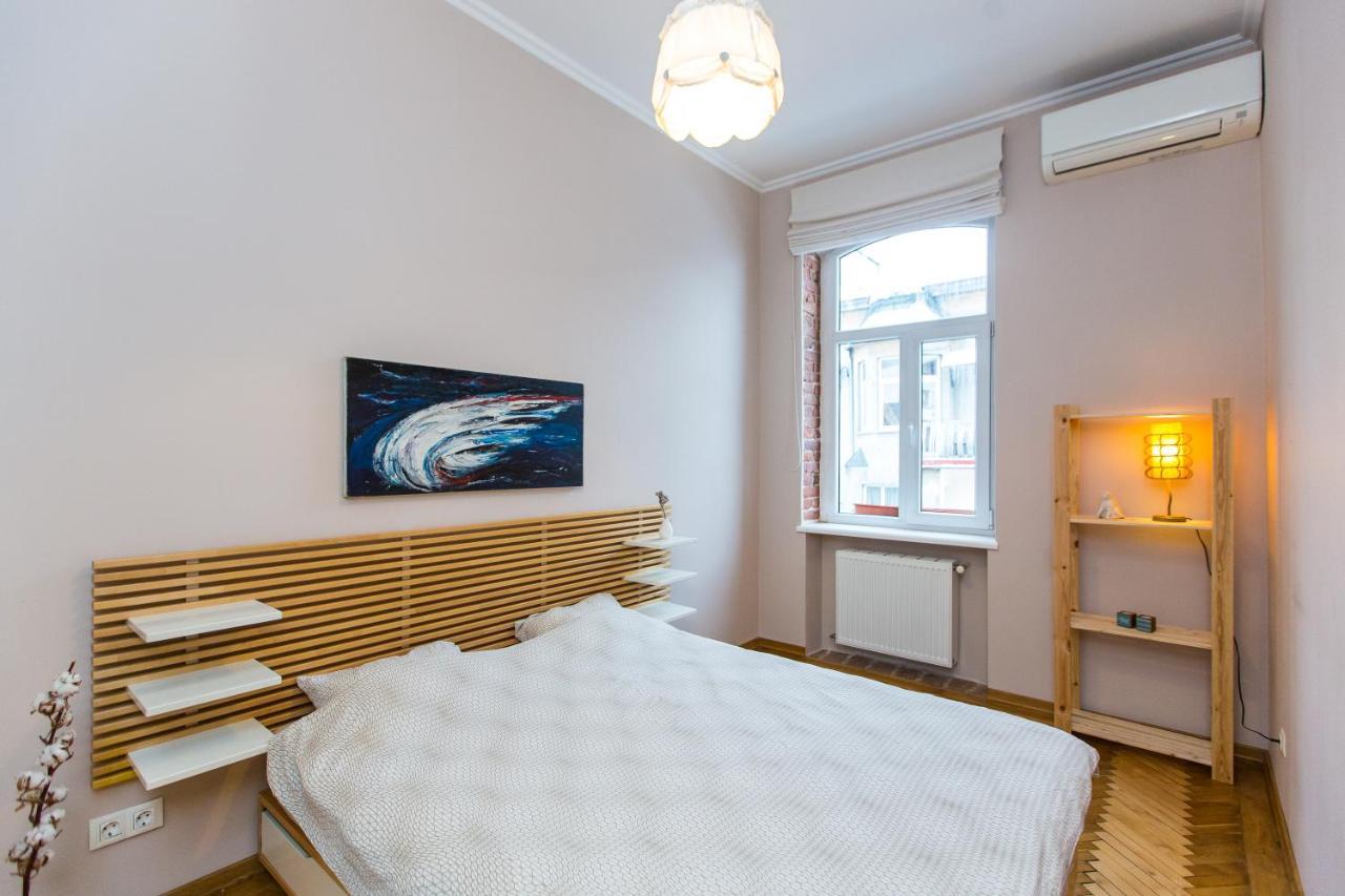 Light And Spacious Apartment On Gazova Str Lviv Exterior photo