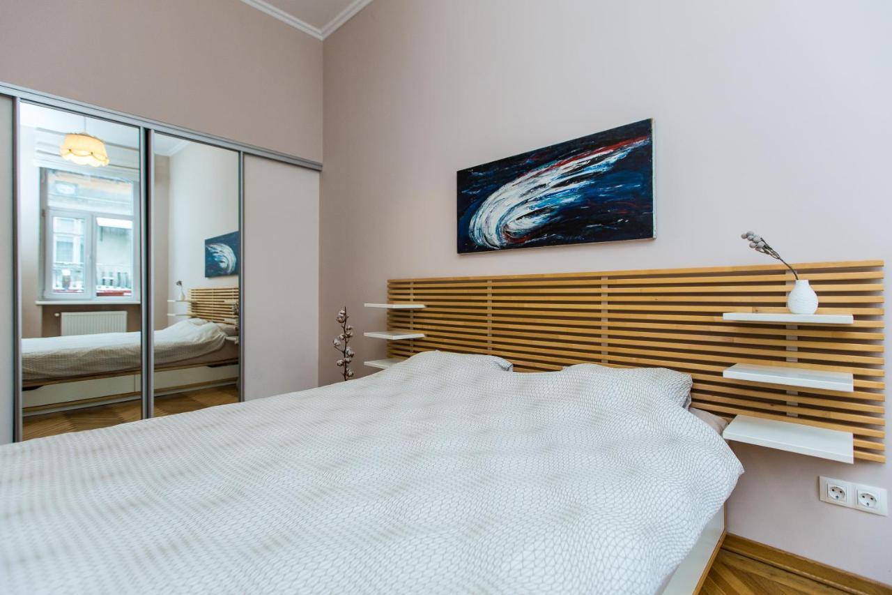 Light And Spacious Apartment On Gazova Str Lviv Exterior photo